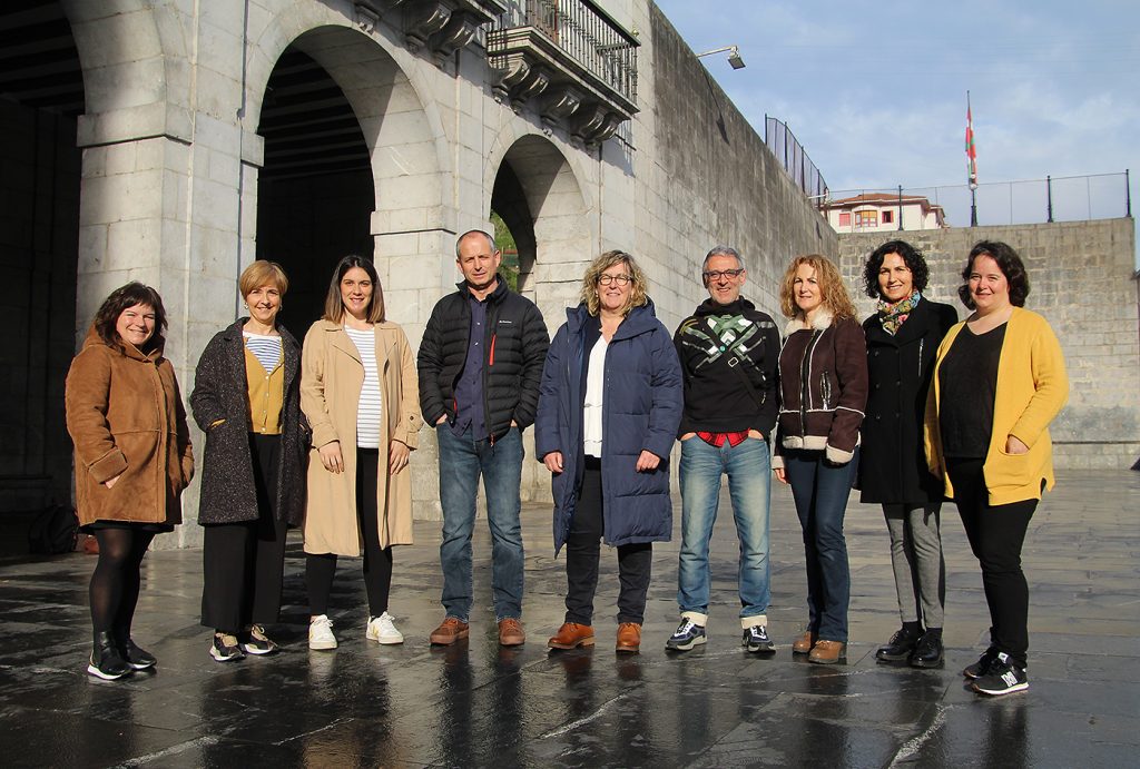 El Ayuntamiento de Elgoibar y la Fundación PUNTUEUS suscriben un convenio para el impulso del uso del euskera en el entorno digital